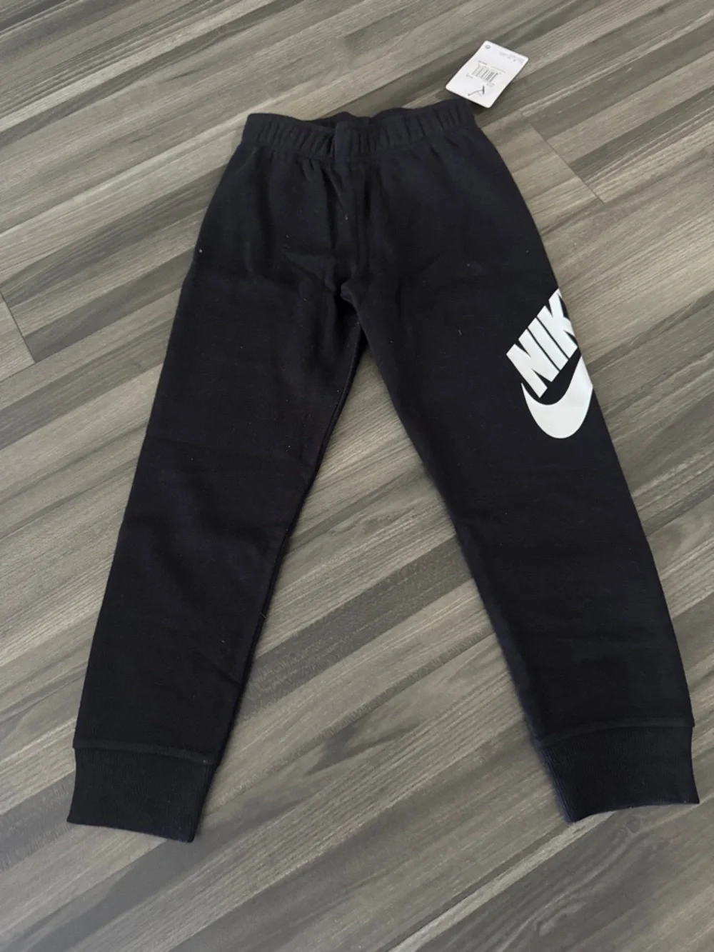 NWT Nike joggers with T shirt - Picture 3 of 4